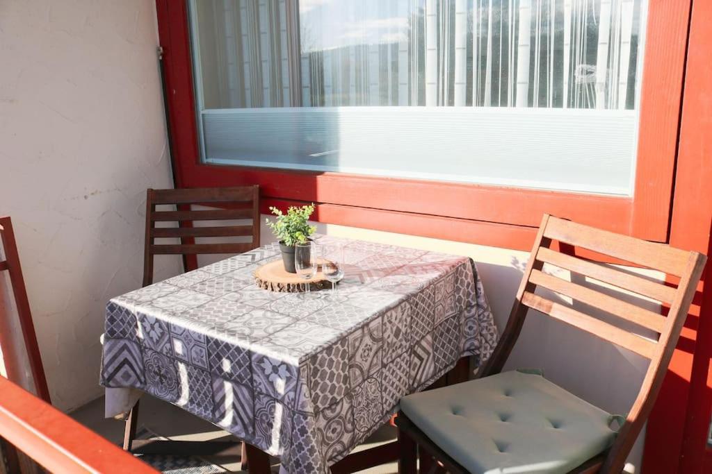Apartement Nathalie - Wellness Mit Pool Und Sauna シュルッフゼー エクステリア 写真